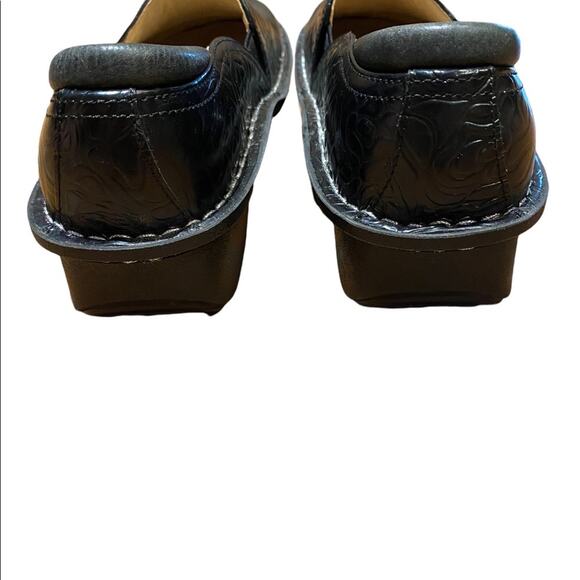 Alegria Womens Size 38 (7) Black Tooled Leather Slip On Shoes - Picture 8 of 9